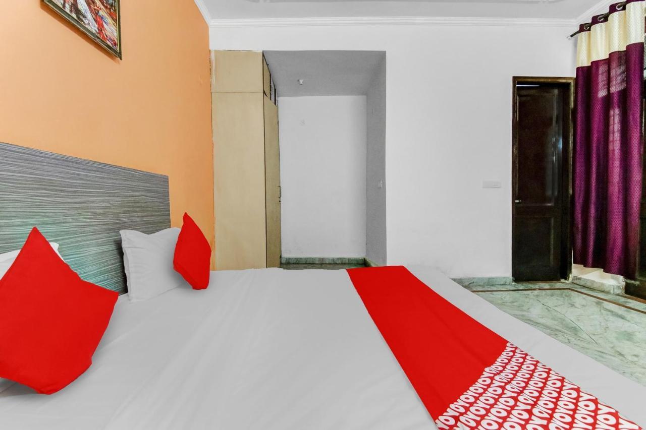 Hotel O Orlov Noida Kültér fotó