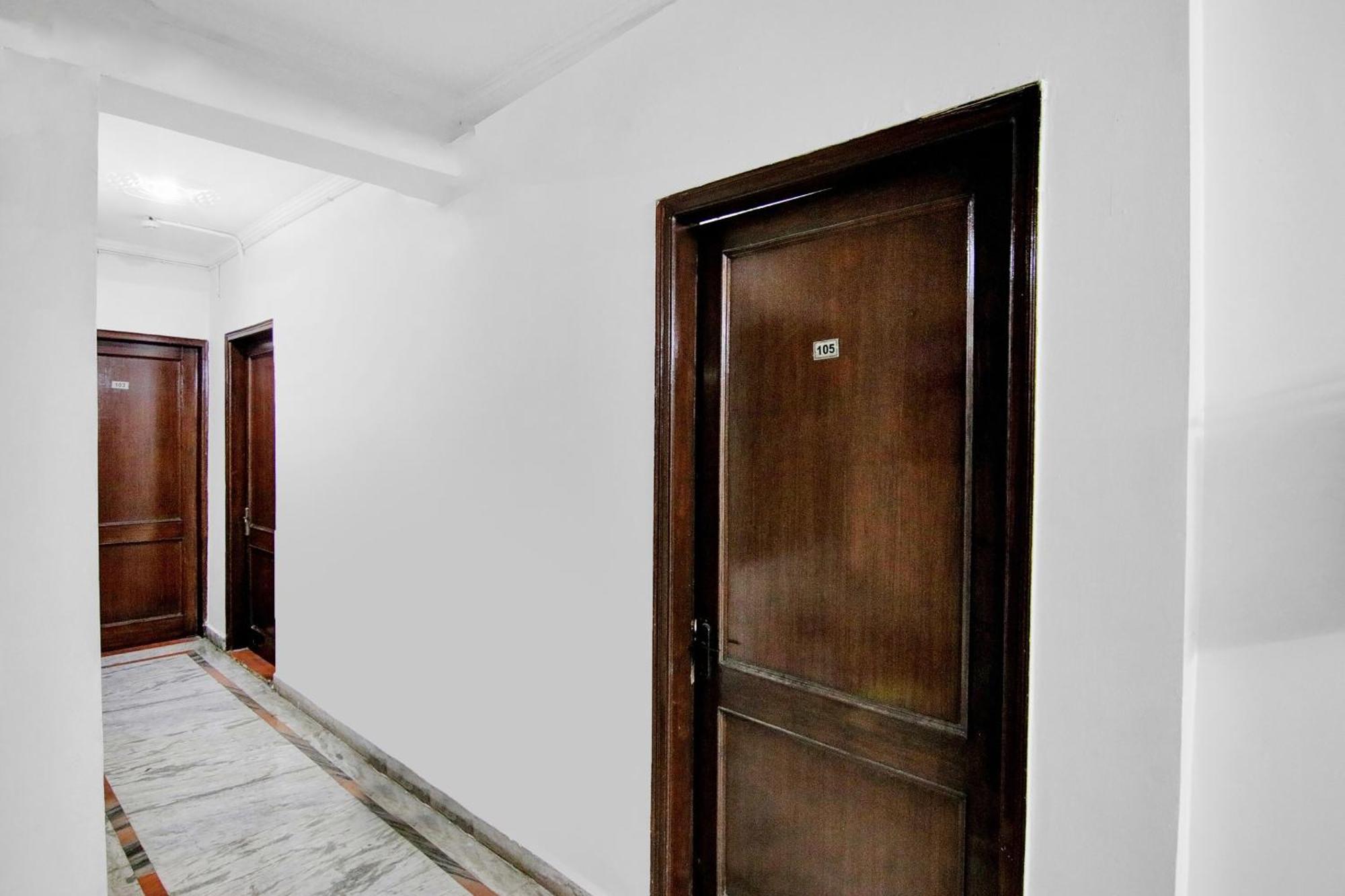Hotel O Orlov Noida Kültér fotó