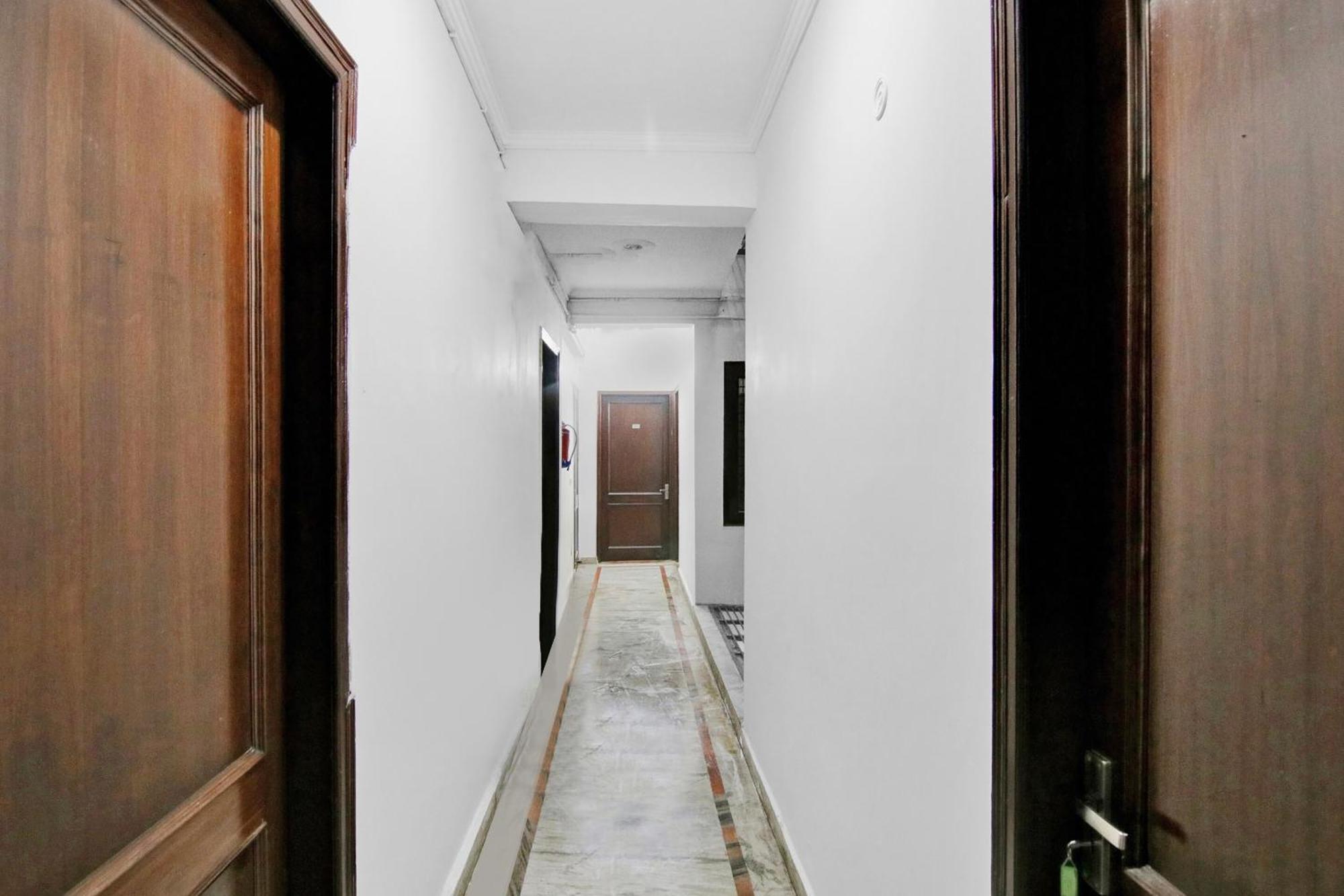 Hotel O Orlov Noida Kültér fotó
