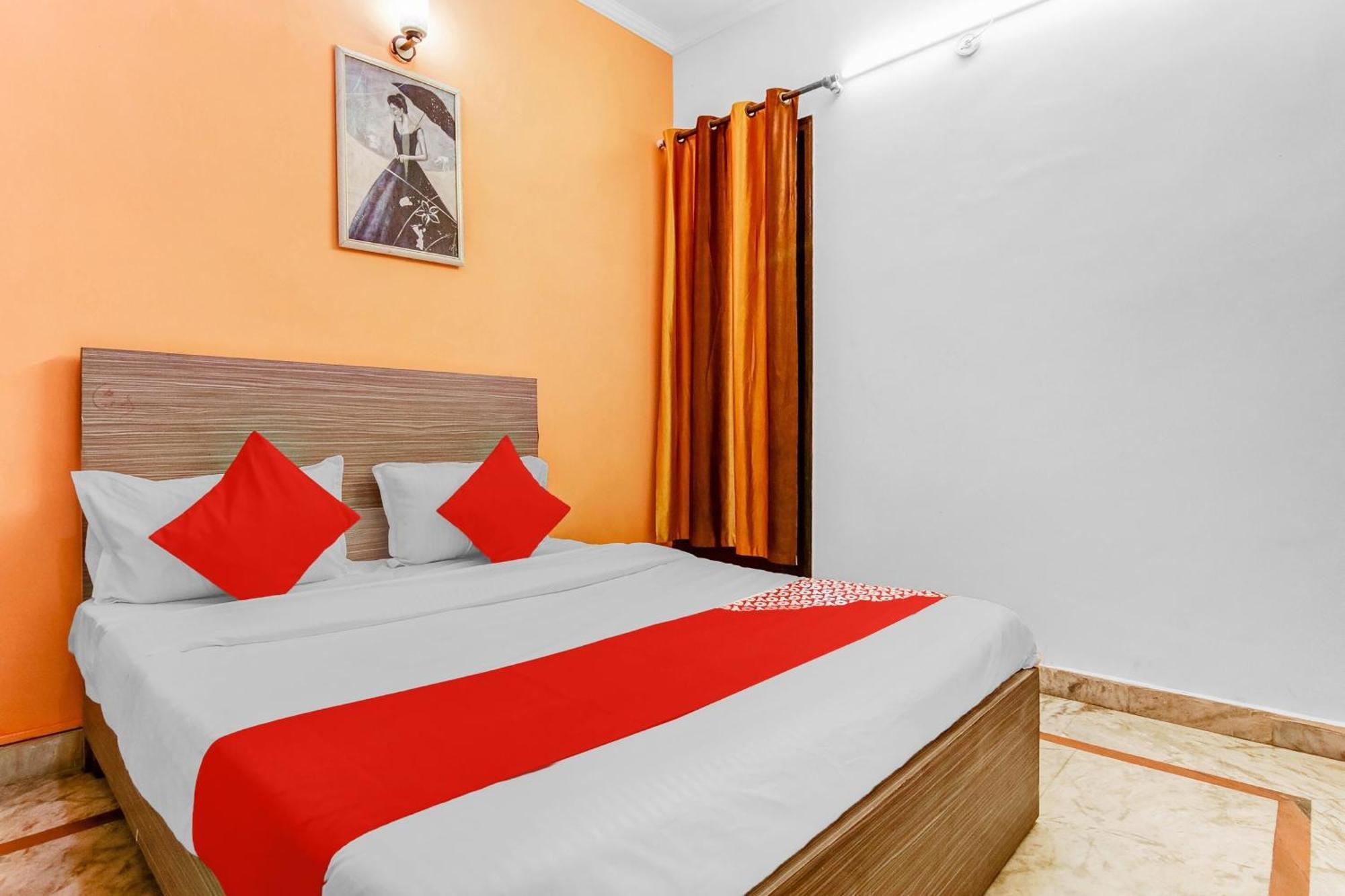Hotel O Orlov Noida Kültér fotó
