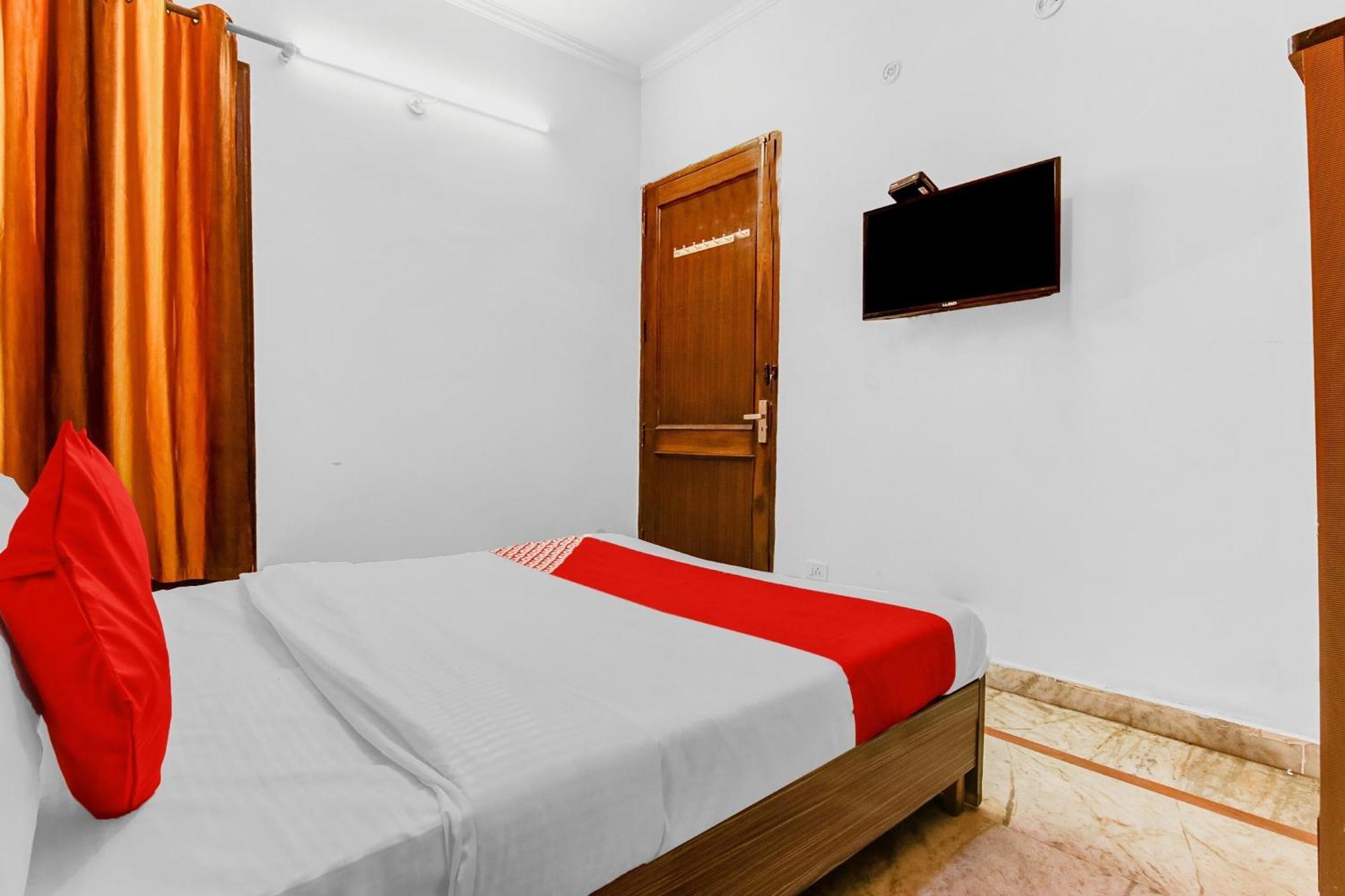 Hotel O Orlov Noida Kültér fotó