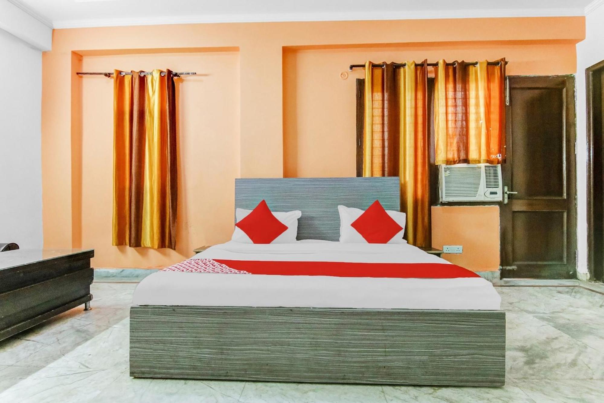 Hotel O Orlov Noida Kültér fotó