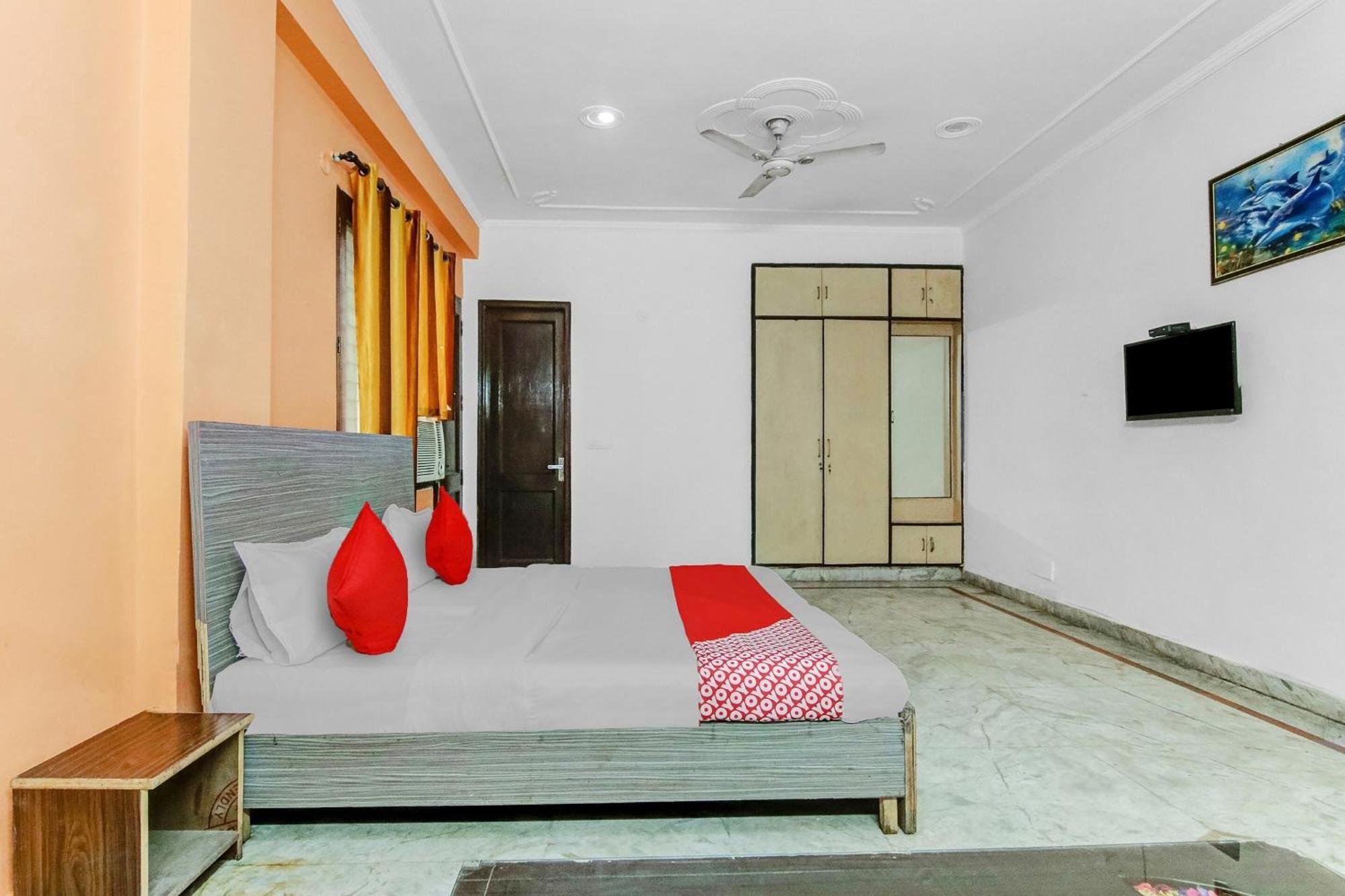 Hotel O Orlov Noida Kültér fotó